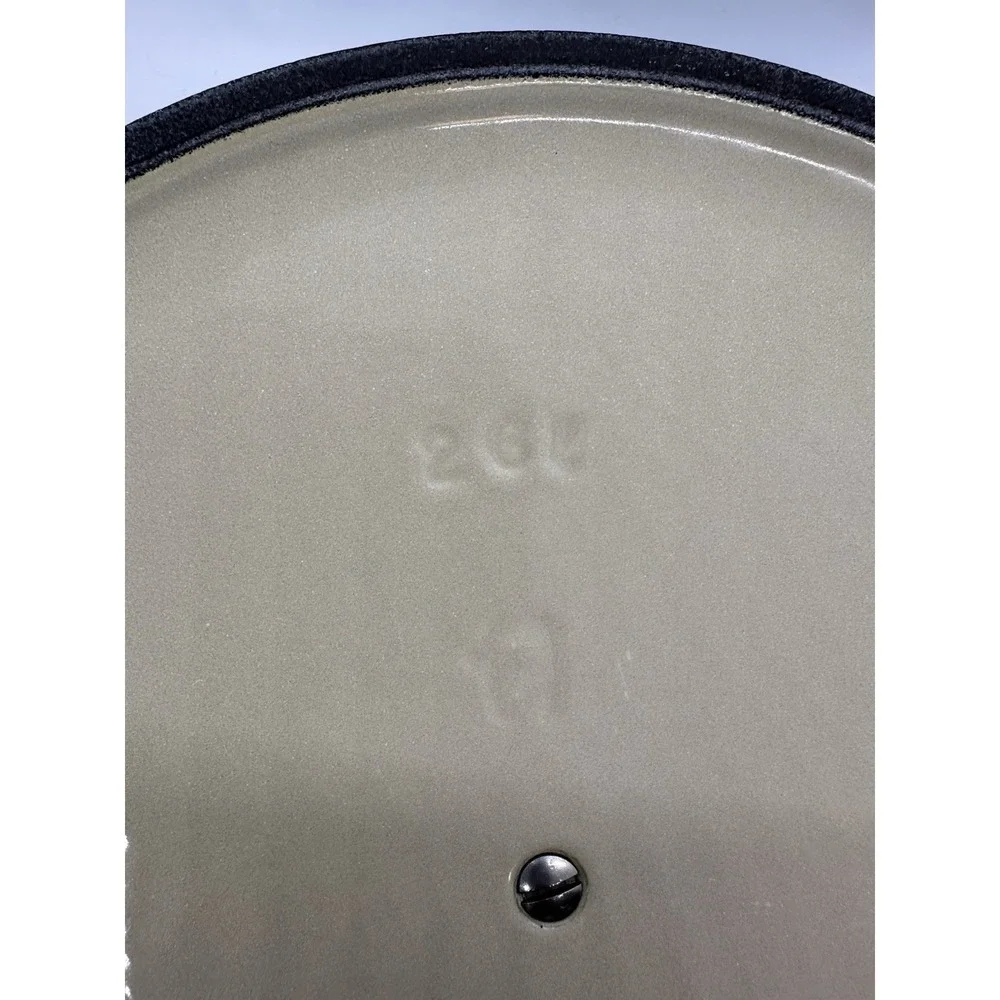 Le Creuset authentic le